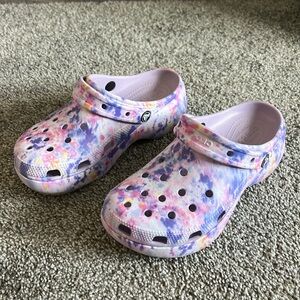 Purple tie dye platform crocs. Women’s size 7. Lightly worn.